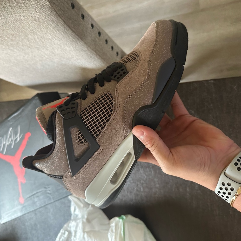 Jordan 4 taupe haze size 11